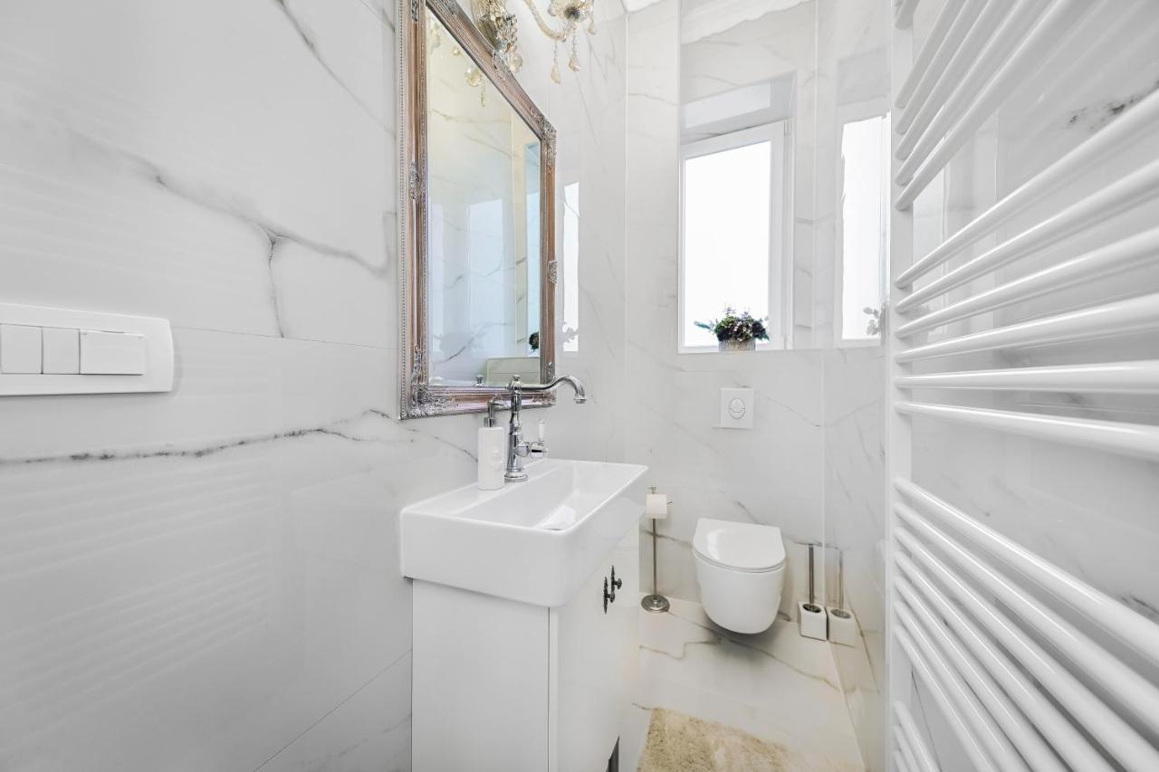 Luxury Class Apartment - 1St Floor, Large Apartment, Downtown, Newly Renovated, Fast Wifi, 4X Air Conditioning Zagabria Esterno foto